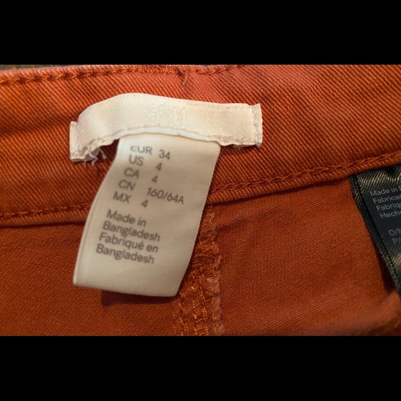 H&M Rust Colored Shorts, Size 4 - Picture 6 of 11